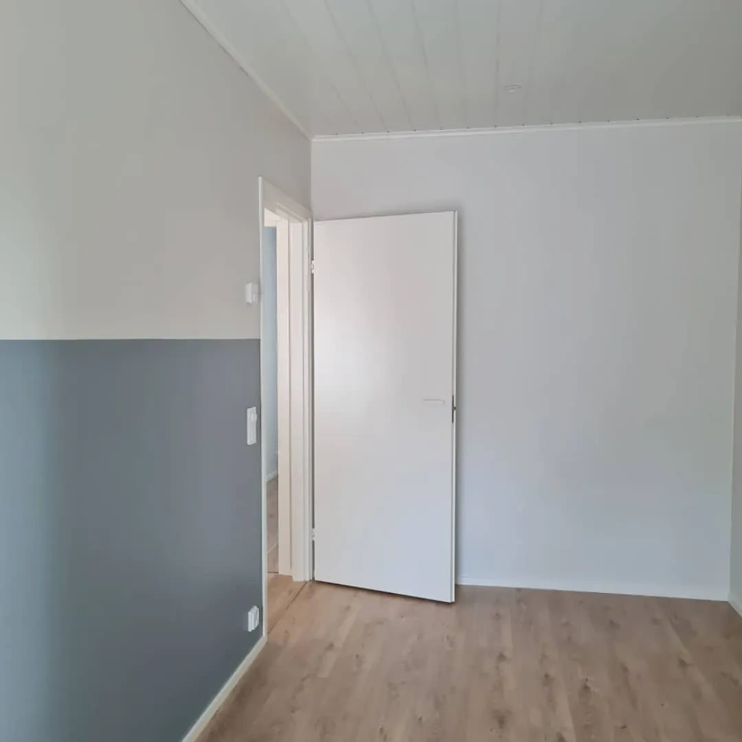 Color-block interior with paint colot N500 Agate
