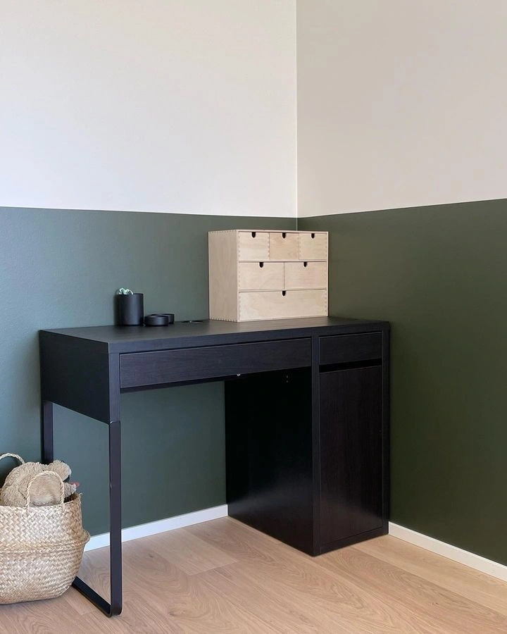Green color-block interior Tikkurila m449 Grotto