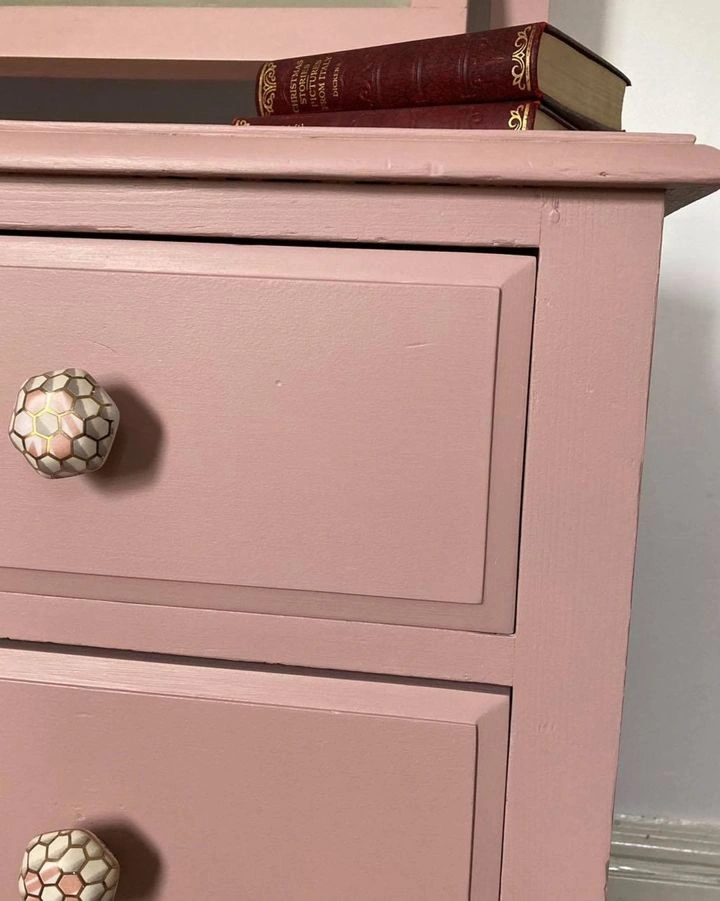 Frenchic Paint Dusky Blush maalattu lipasto 