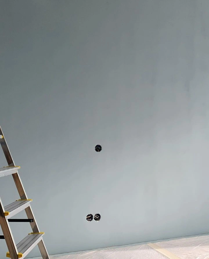 Tikkurila J438 seinämaalaus väri