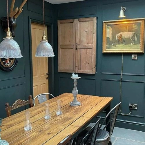 Frenchic Paint Black Forest null kokemuksia