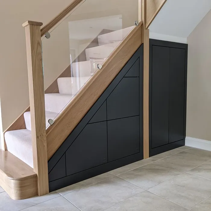 RAL 7016 maalatut kaapit 