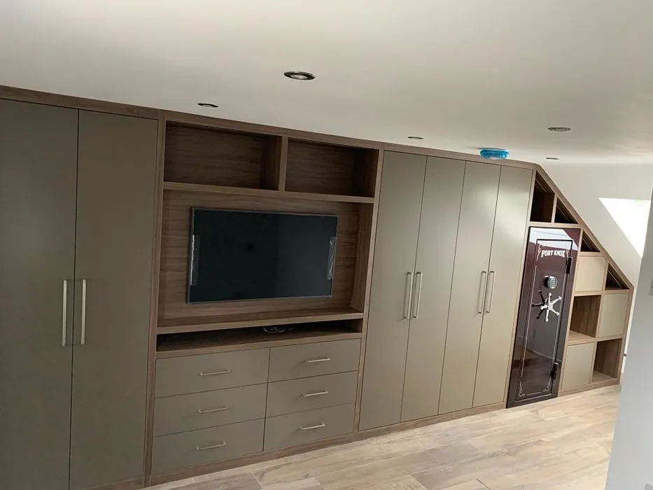 RAL 7006 maalatut kaapit 