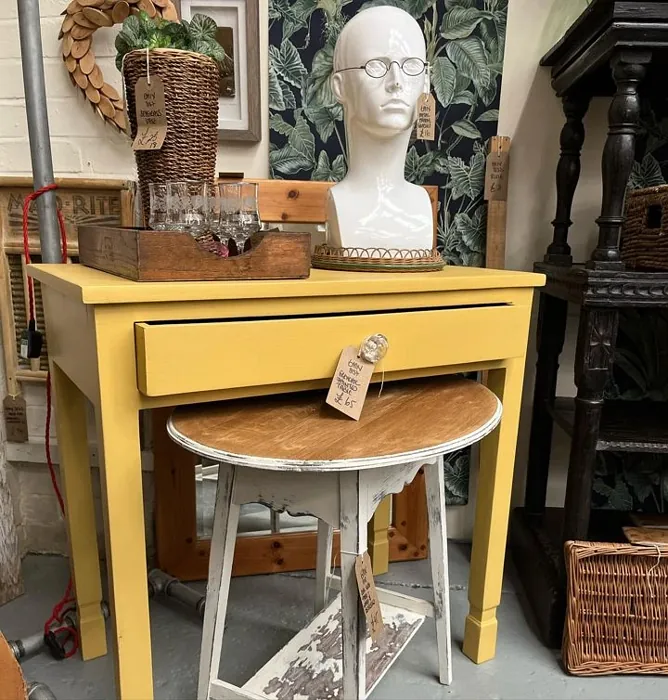 Frenchic Paint Hot as Mustard maalatut huonekalut 