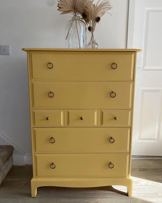 Frenchic Paint Hot as Mustard maalatut huonekalut sävy