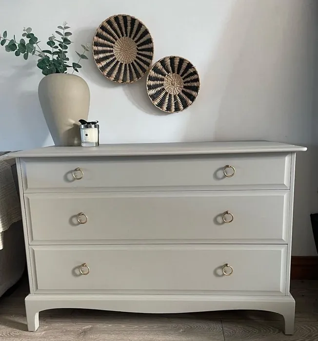 Frenchic Paint Spitfire maalattu lipasto kuva