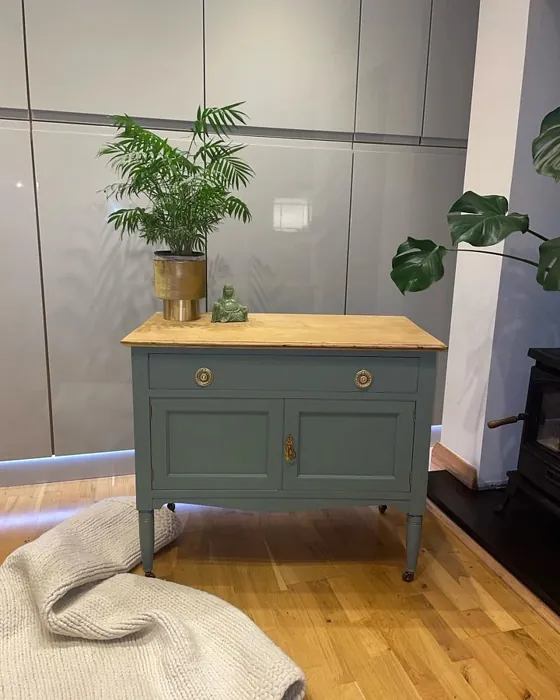 Frenchic Paint Steaming Green maalattu lipasto sävy