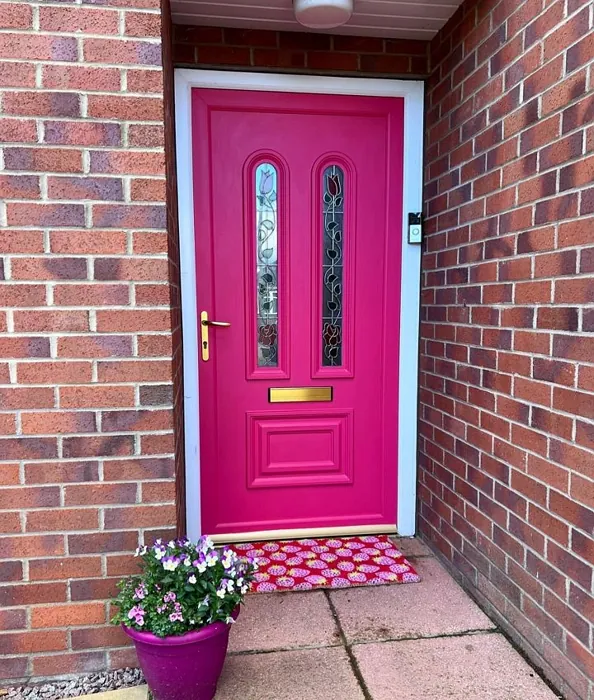 Frenchic Paint Raspberry Punch etuovi kokemuksia