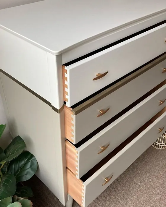 Frenchic Paint Salt of the Earth maalattu lipasto sävy