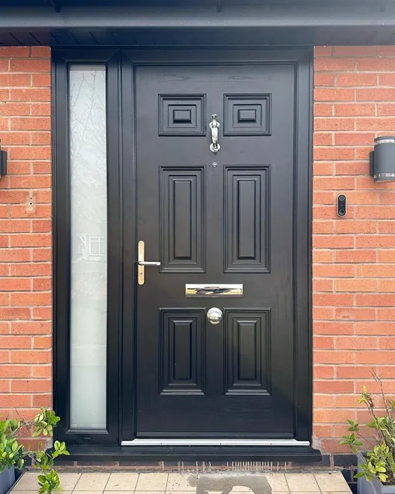 RAL 9011 etuovi väri