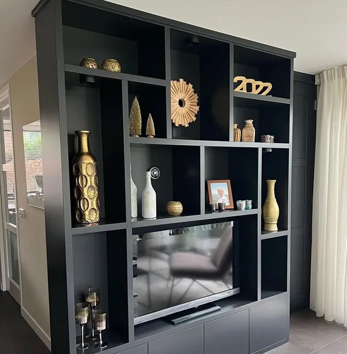 RAL 9011 maalatut huonekalut sävy