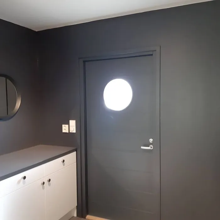 RAL 7024 kylpyhuone sävy