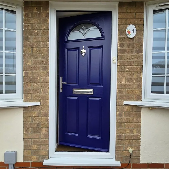 RAL 5022 etuovi sävy