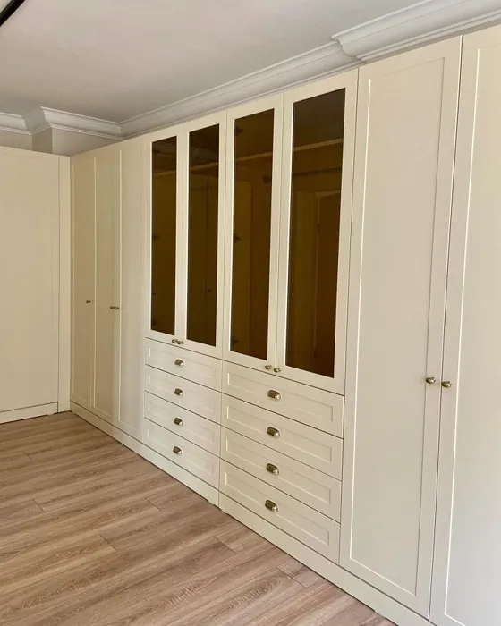  Oyster white maalatut huonekalut sävy