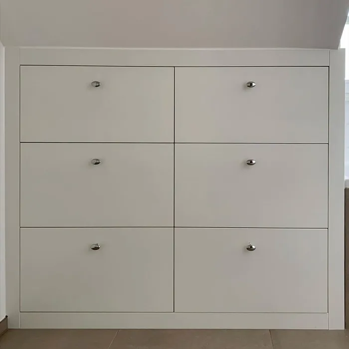 RAL Classic  Pure white maalatut huonekalut sävy