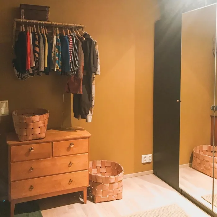 Tikkurila L395 käytävällä väri