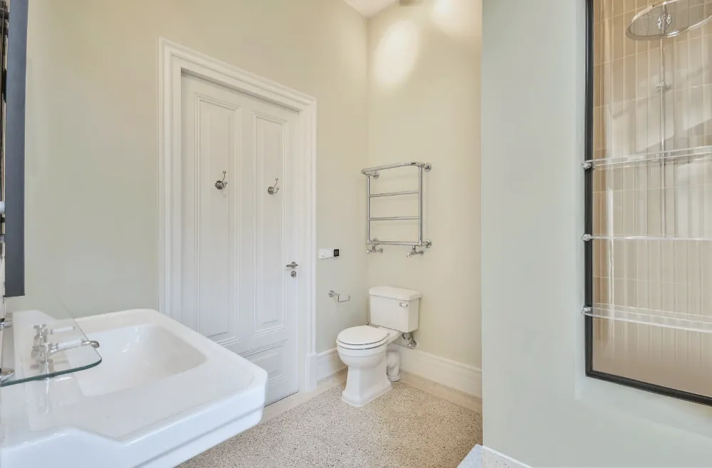 Tikkurila undefined F450 kylpyhuone