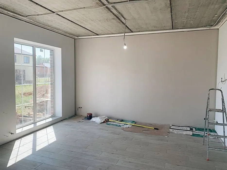 Tikkurila G483 korostusseinä 
