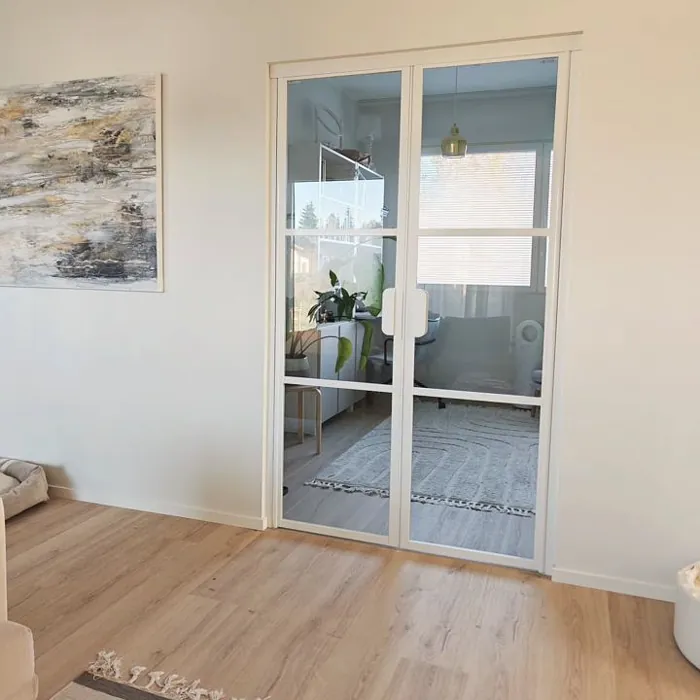 Tikkurila F487 olohuone 