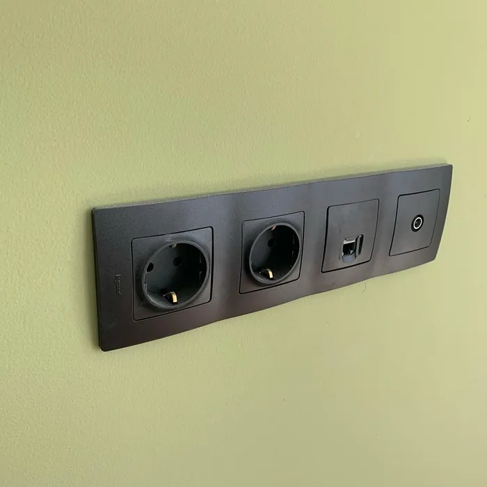 Tikkurila J448 seinämaalaus 