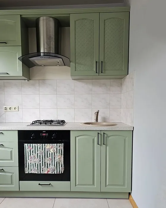 Tikkurila K447 keittiön kaapit väri