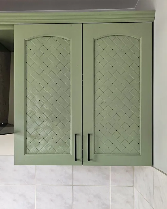 Tikkurila K447 keittiön kaapit sävy