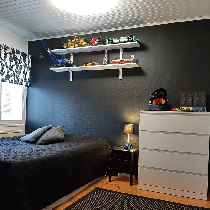 Tikkurila Lakritsi lastenhuone väri