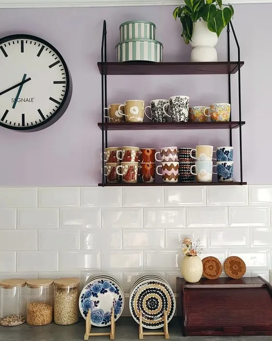 Purple kitchen backsplash Tikkurila X344 Minuet