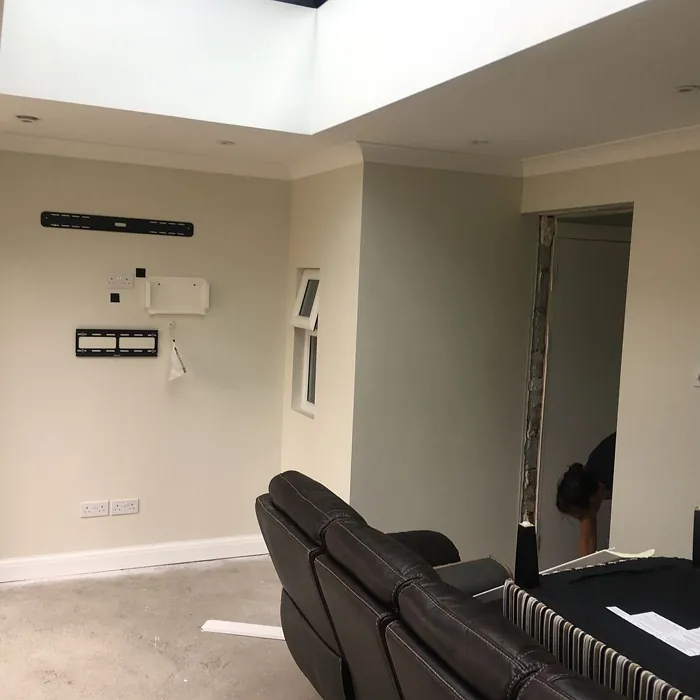 Tikkurila Y458 seinämaalaus 