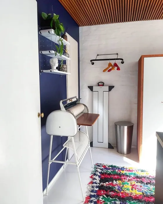 Tikkurila Mustekynä korostusseinä sävy