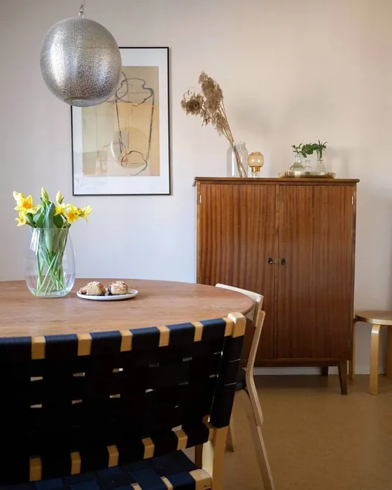 Tikkurila Omenankukka olohuone sävy