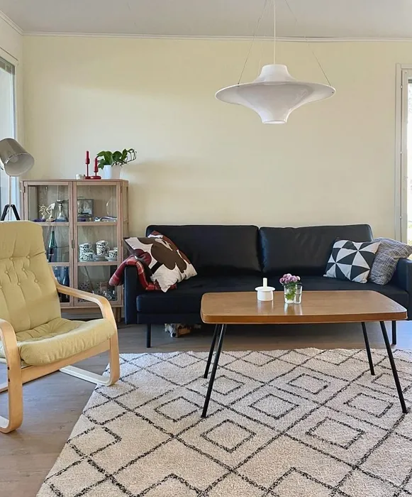 Tikkurila Parmesan olohuone sävy