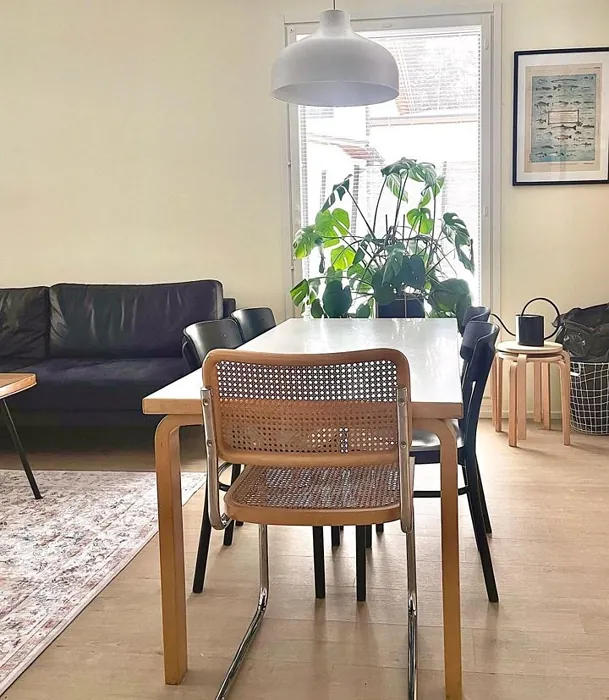 Tikkurila F302 olohuone väri
