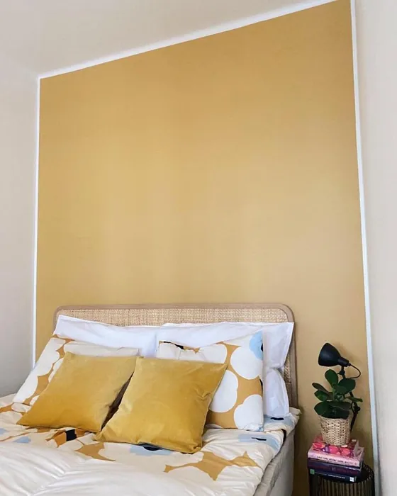 Tikkurila K396 makuuhuoneen korostusseinä sävy