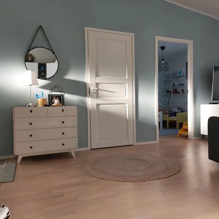 Tikkurila Salaisuus käytävällä sävy