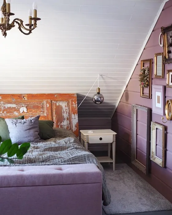 Tikkurila S478 makuuhuoneen korostusseinä sisusta