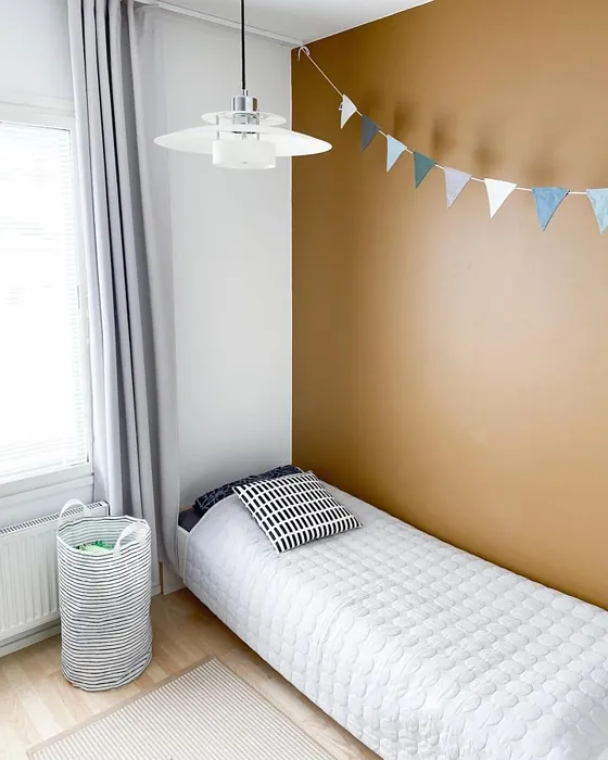 Tikkurila Siirappi lastenhuone väri