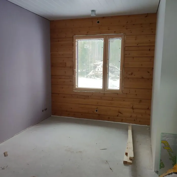 Tikkurila J426 korostusseinä 