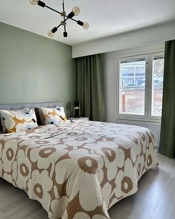 M495 makuuhuone sävy