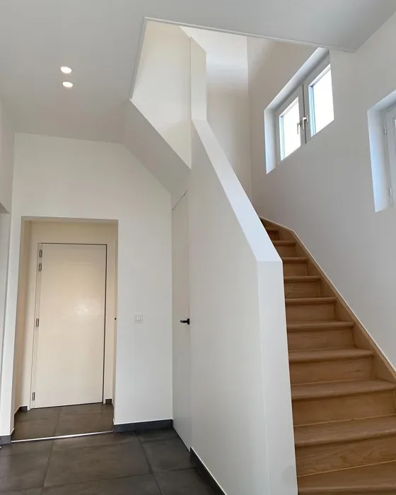  Traffic white käytävällä sävy