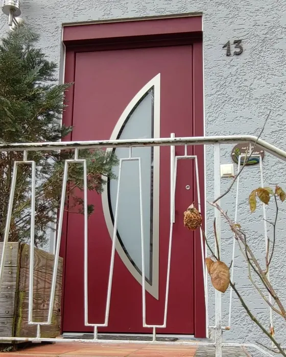 RAL 3005 etuovi sävy